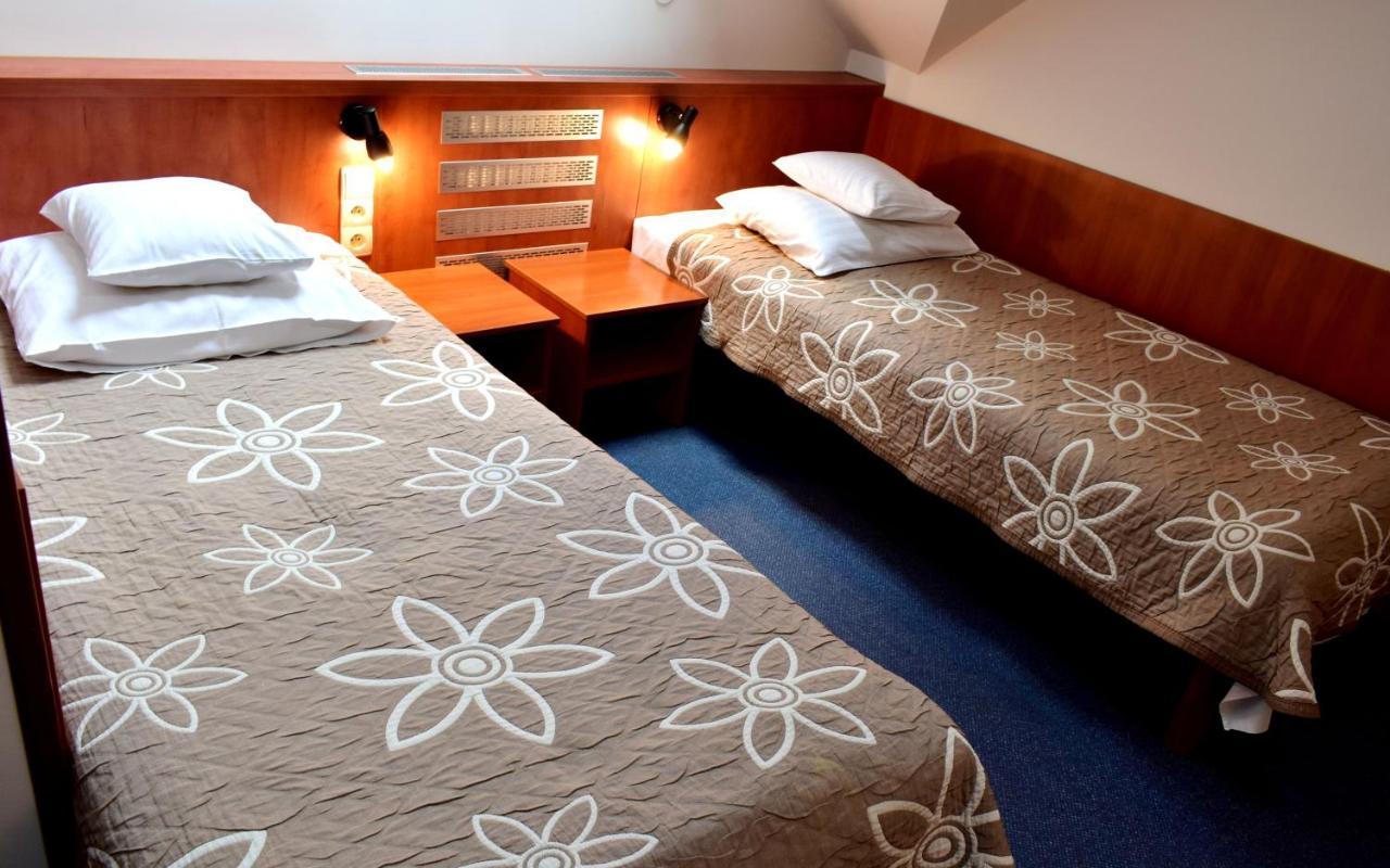 Hotel Zlote Deby Warsaw Exterior photo